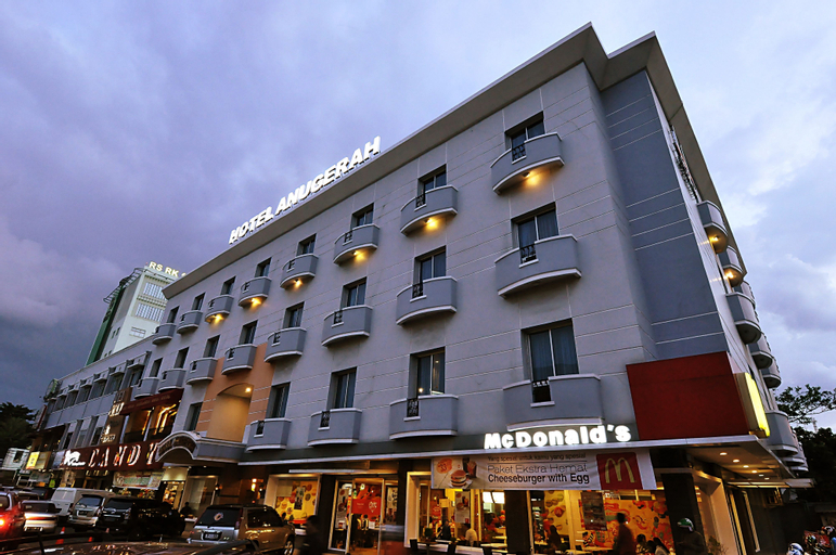 Exterior & Views 15