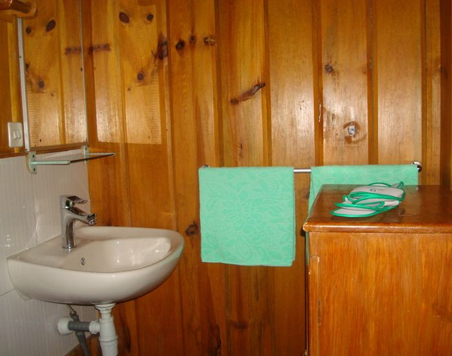 Bathroom 5, Cemara Indah Hotel, Probolinggo