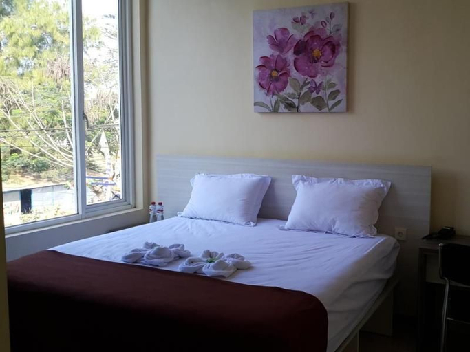 Ambulu Hotel Jember, Jember