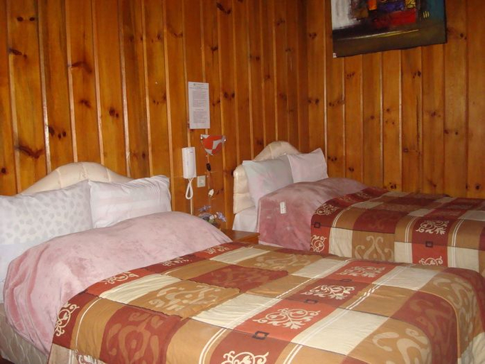 Bedroom 2, Cemara Indah Hotel, Probolinggo