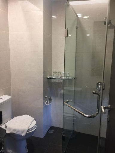 Bathroom 5, Asialink Easy by Prasanthi, Batam