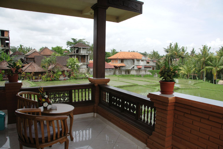 Exterior & Views 7