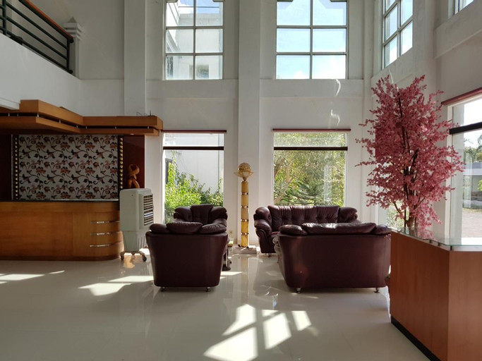 Public Area 2, Grand Royal Makati Hotel, West Sumbawa