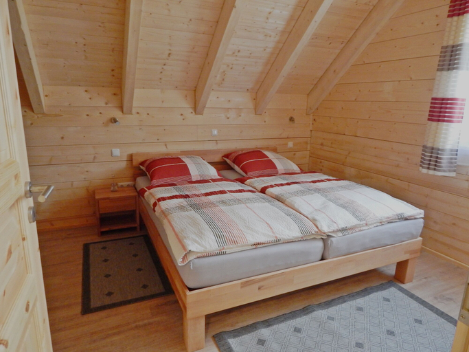 Bedroom 2, Holzblockhaus Stark, Kelheim