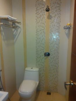 Bathroom 5, Grand Hotel Lombok, Lombok