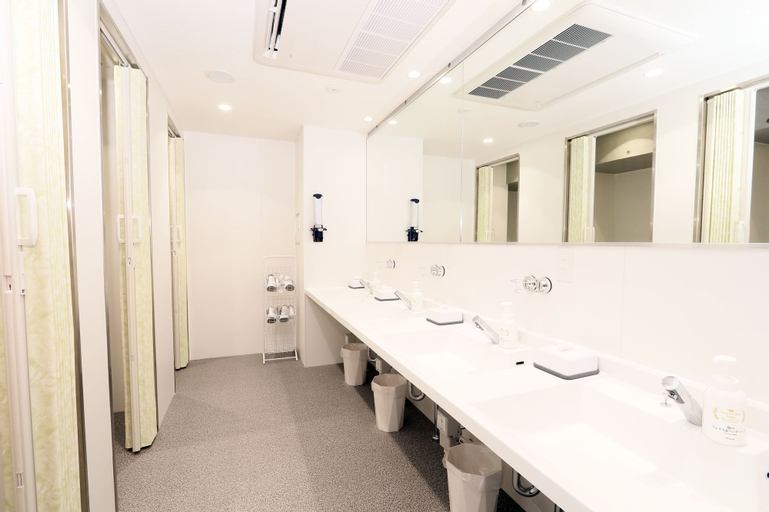 Bathroom 19