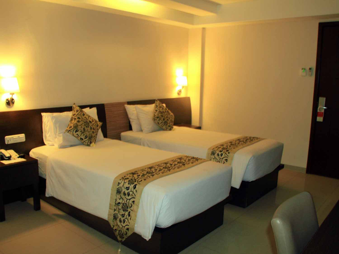Losari Sunset Hotel - Tap to explore photos
