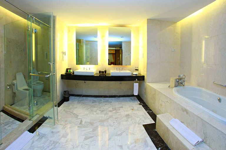 Bedroom 5, Grand Basko Hotel, Padang