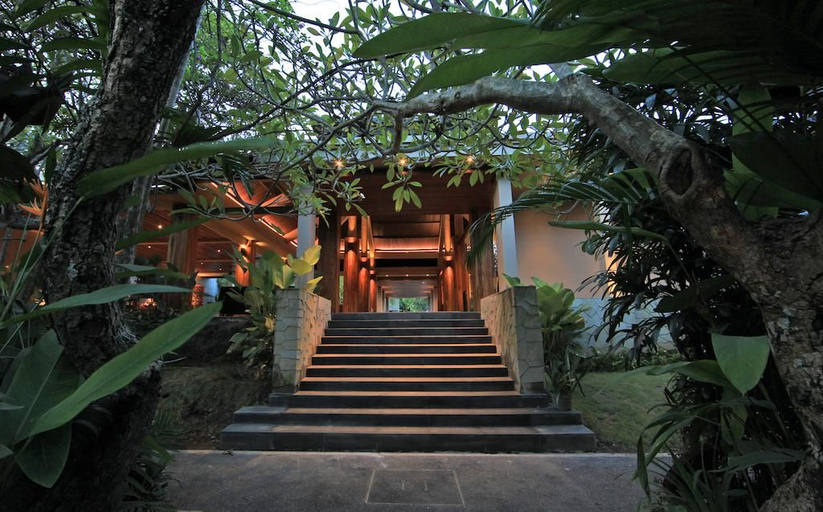 Candi Beach Resort and Spa - Exterior & Views
