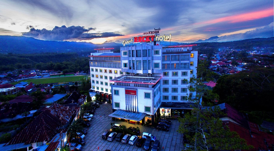 Exterior & Views 1, Grand Rocky Hotel Bukittinggi, Bukittinggi