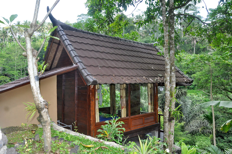 Exterior & Views 1