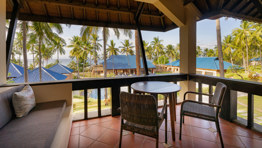 Exterior & Views 9