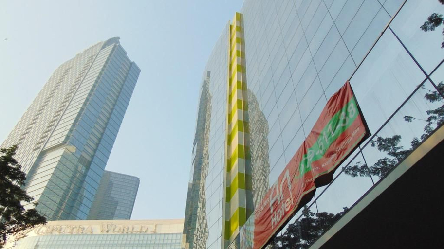 Exterior & Views 9