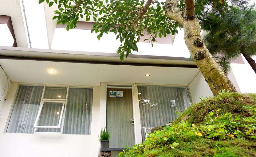 Exterior 4