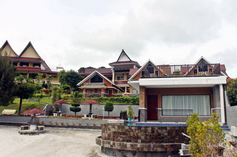 Exterior & Views 18