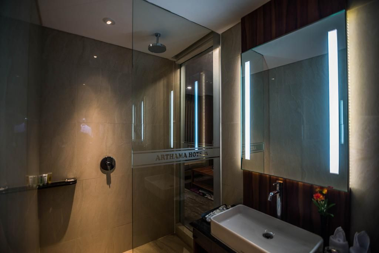 Bathroom 5, Arthama Hotels Makassar, Makassar