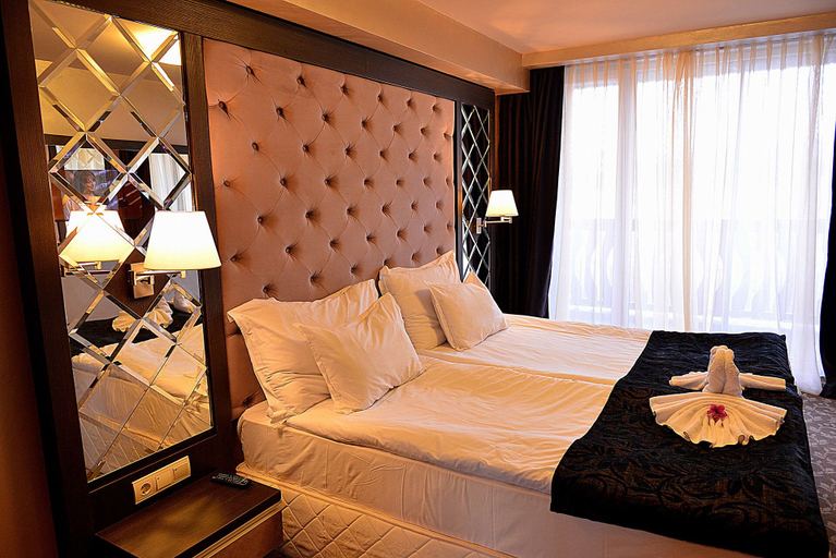 Bedroom 4, Grand Hotel Bansko, Bansko