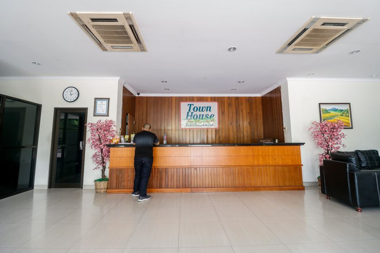 RedDoorz Premium @ Bukit Damai Indah, Balikpapan