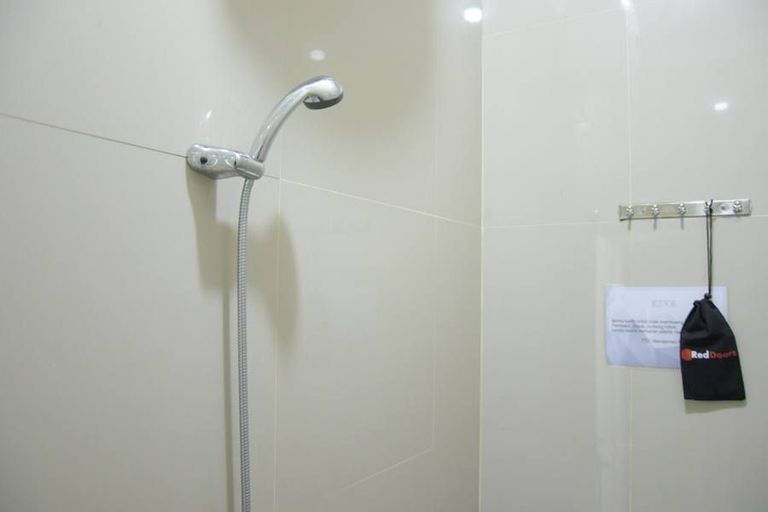 Bathroom 17