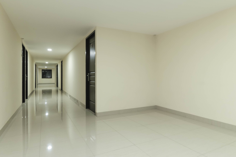 Others 5, RedDoorz Plus near Harmoni Gajah Mada, West Jakarta