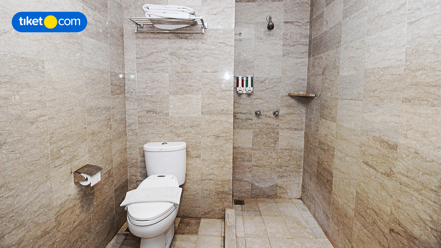 Bathroom 9
