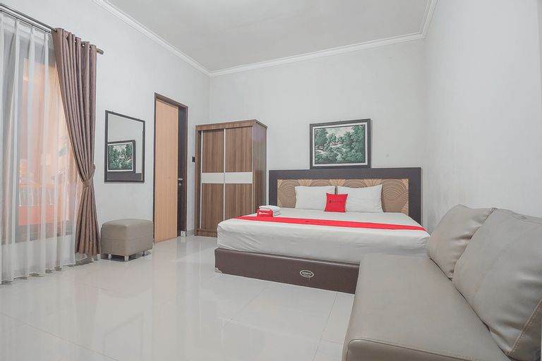 RedDoorz Syariah Plus @ Banjarbaru 2 - Tap to explore photos