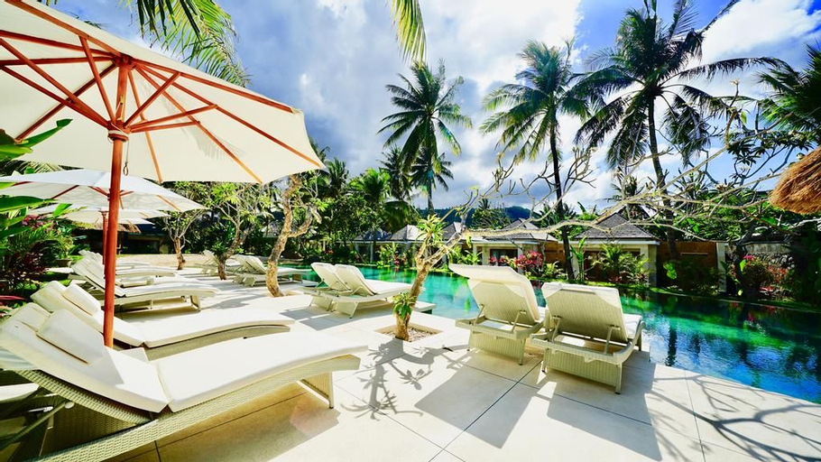Swimming Pool 25