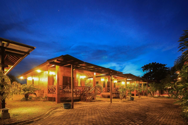 Exterior 3