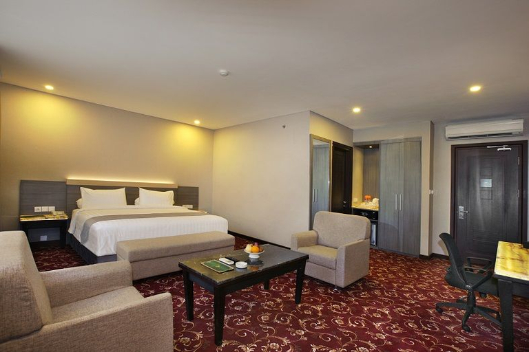 Bedroom 5, Pyramid Suites Hotel Banjarmasin, Banjarmasin