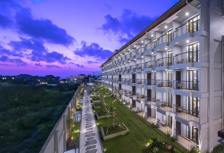 Eastin Ashta Resort Canggu - Exterior & Views
