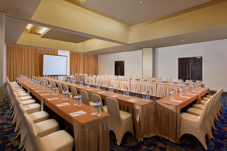 Business Facilities 15