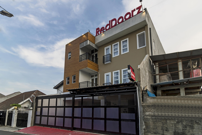 RedDoorz Plus @ Cipete Damai, Jakarta Selatan