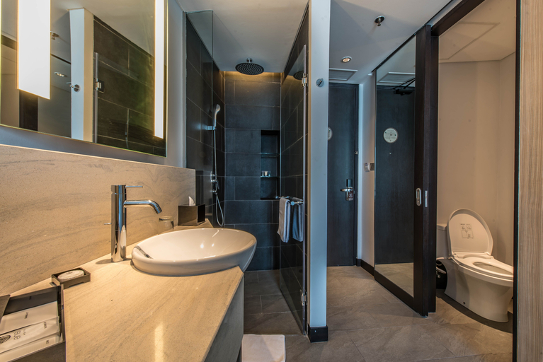 Bathroom 5, Enso Hotel, Cikarang