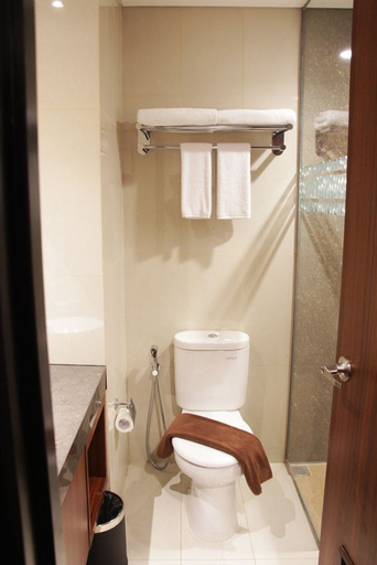 Bathroom 4, Atrium Premiere Hotel Cilacap, Cilacap