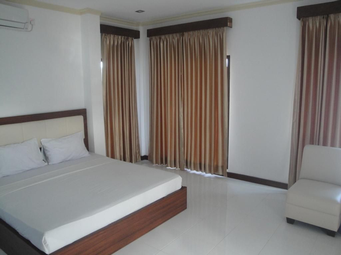 Bedroom 12