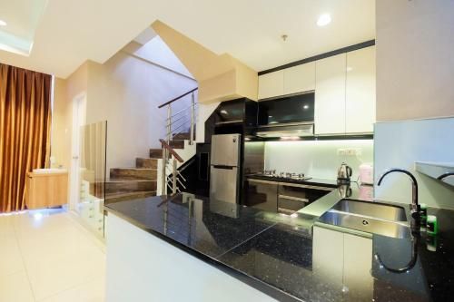 Penthouse 3BR Sunter Park View Apartment By Travelio, North Jakarta