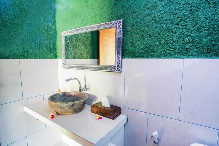 Taos House Lembongan By DeWizZ Management, Bali