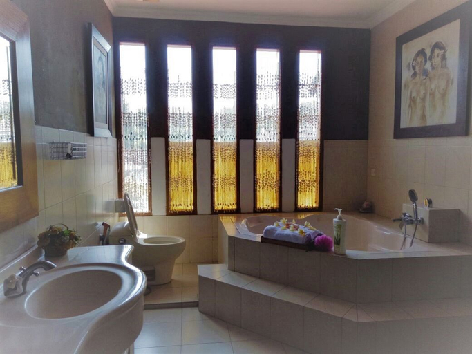 Bathroom 4, Kembang Guest House, Bandung