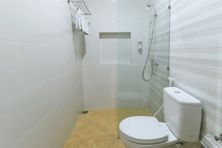 Bathroom 4