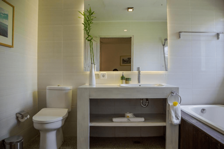 Bathroom 4