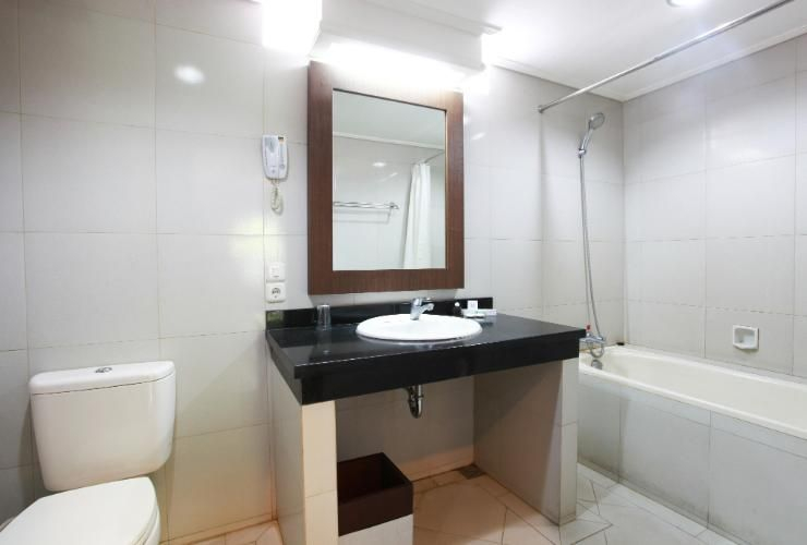 Bedroom 5, Onos Hotel (Formerly SIdodadi Hotel), Cirebon