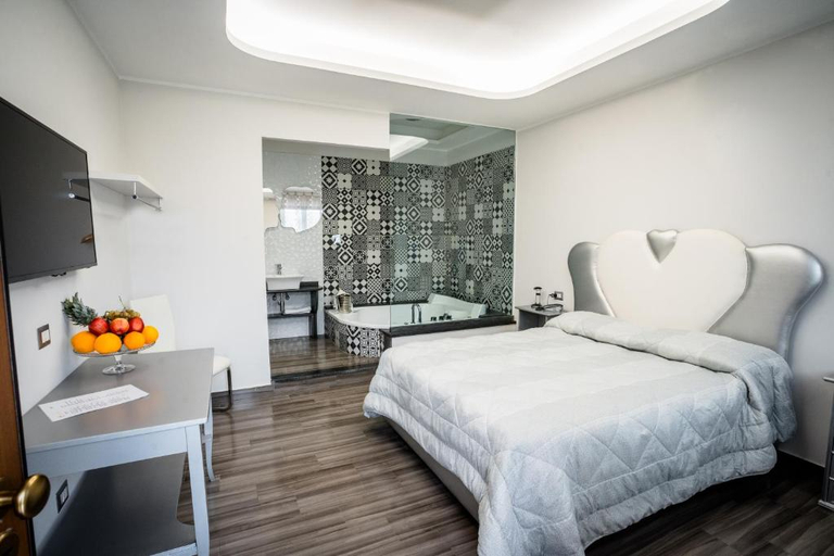 Bedroom 3, La Fenice, Napoli