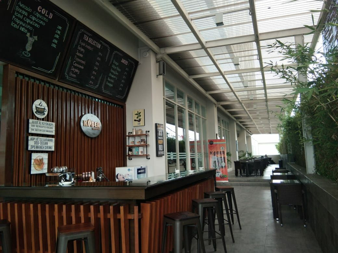 Java Lotus Hotel Jember - Food & Drinks