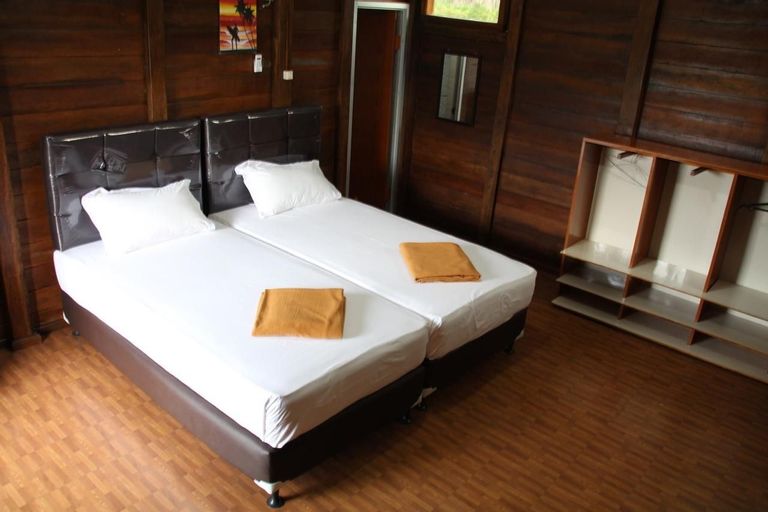 Bedroom 3, Pelangi Lake Resort & Hotel Belitung, Belitung