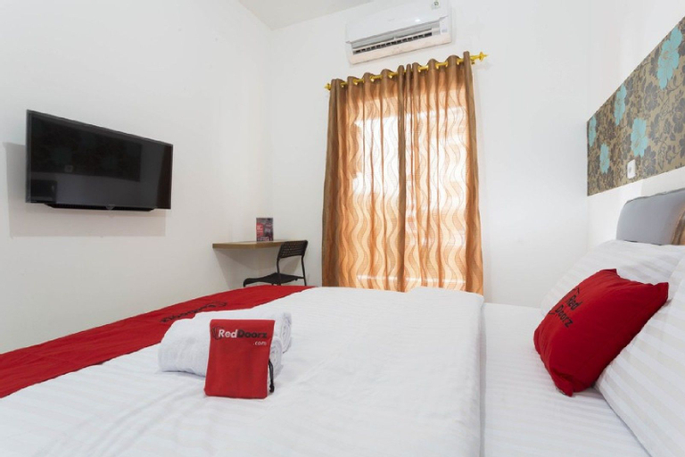 RedDoorz Plus @ Boulevard Residence BSD, South Tangerang