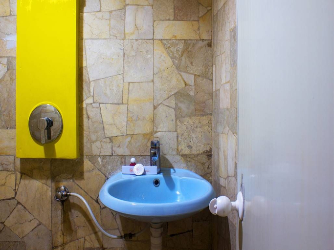 Bathroom 4, New Priok Indah Syariah Hotel, Jakarta Utara