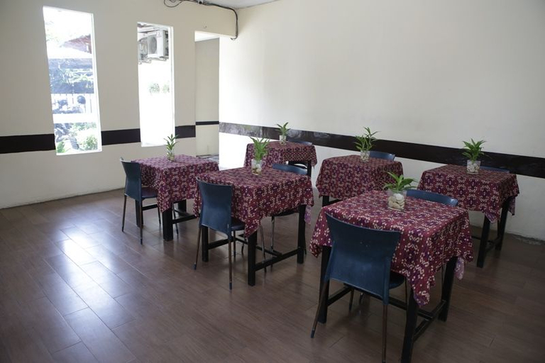 Food & Drinks, Cherry Pink Hotel Medan Mitra RedDoorz, Medan
