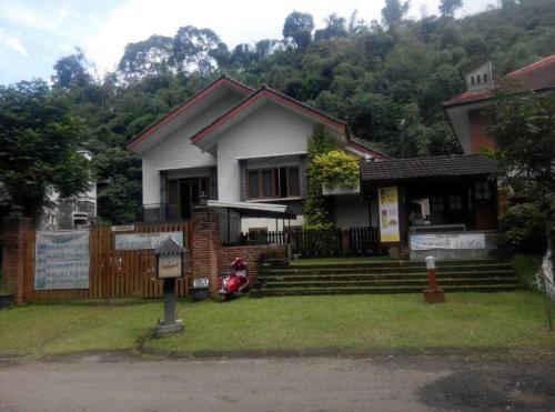 Villa Triniti I-35, Bandung Barat