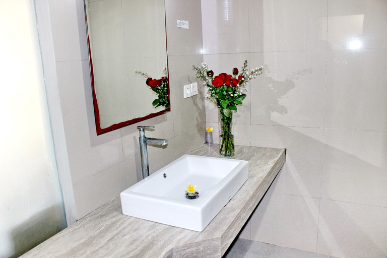 Bathroom 18