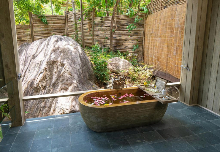 An Lam Retreats Ninh Van Bay - Tap to explore photos